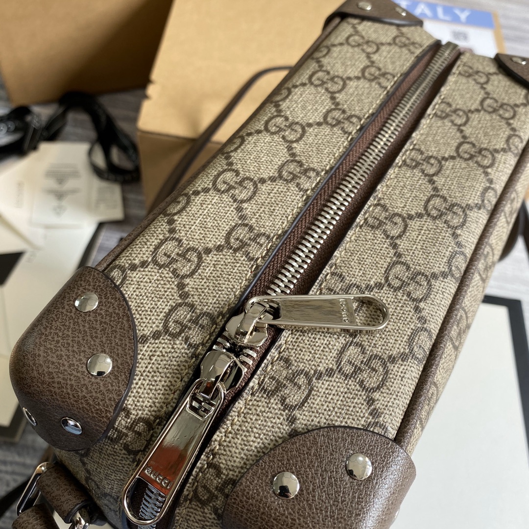 Gucci GG Shoulder Bag With Leather Details 626363